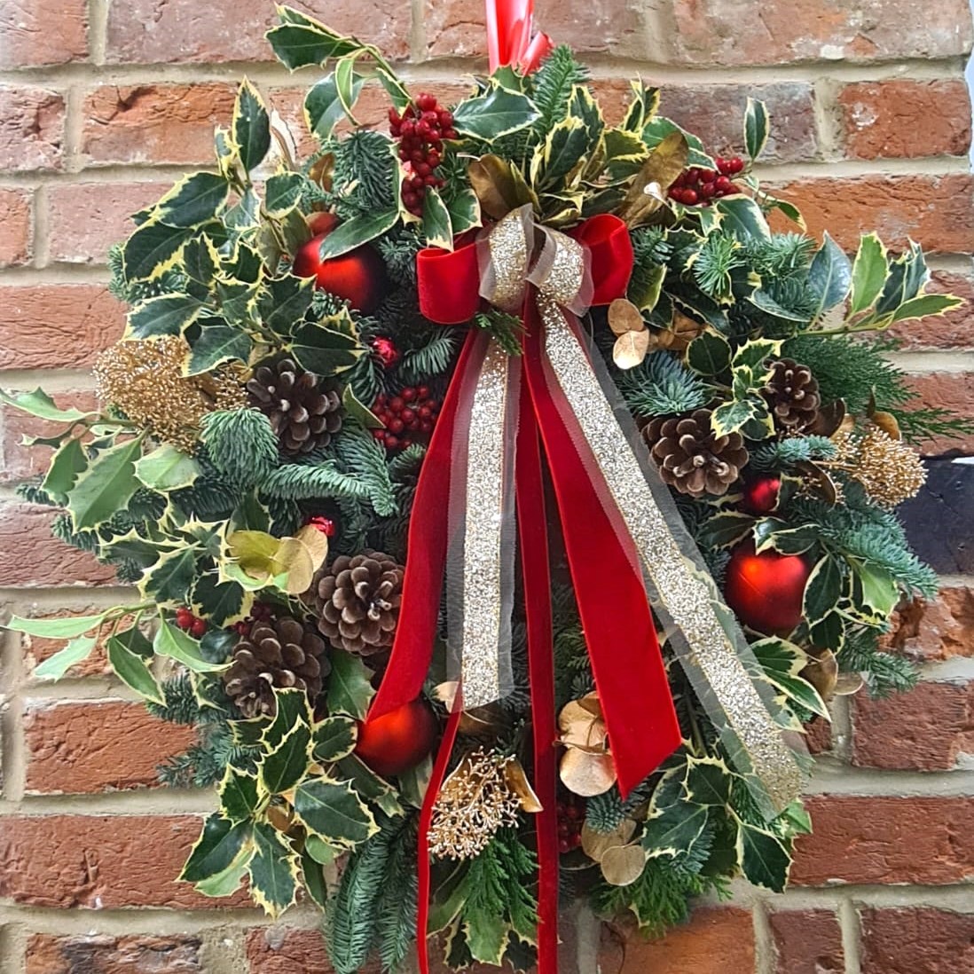 Christmas Wreath Red & Gold